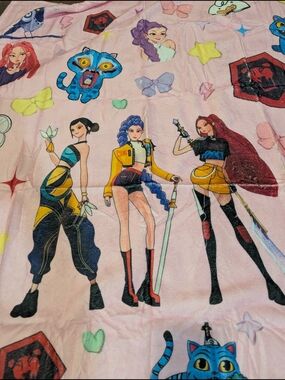 K Pop Pink Character Print Fleece Blanket with Girls and Blue Cat